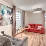 400 Bulwary Stare No 1 Apartment *