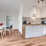 Apartment 400 Bulwary Stare No 1 *