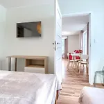 Apartment 400 Bulwary Stare No 1 *